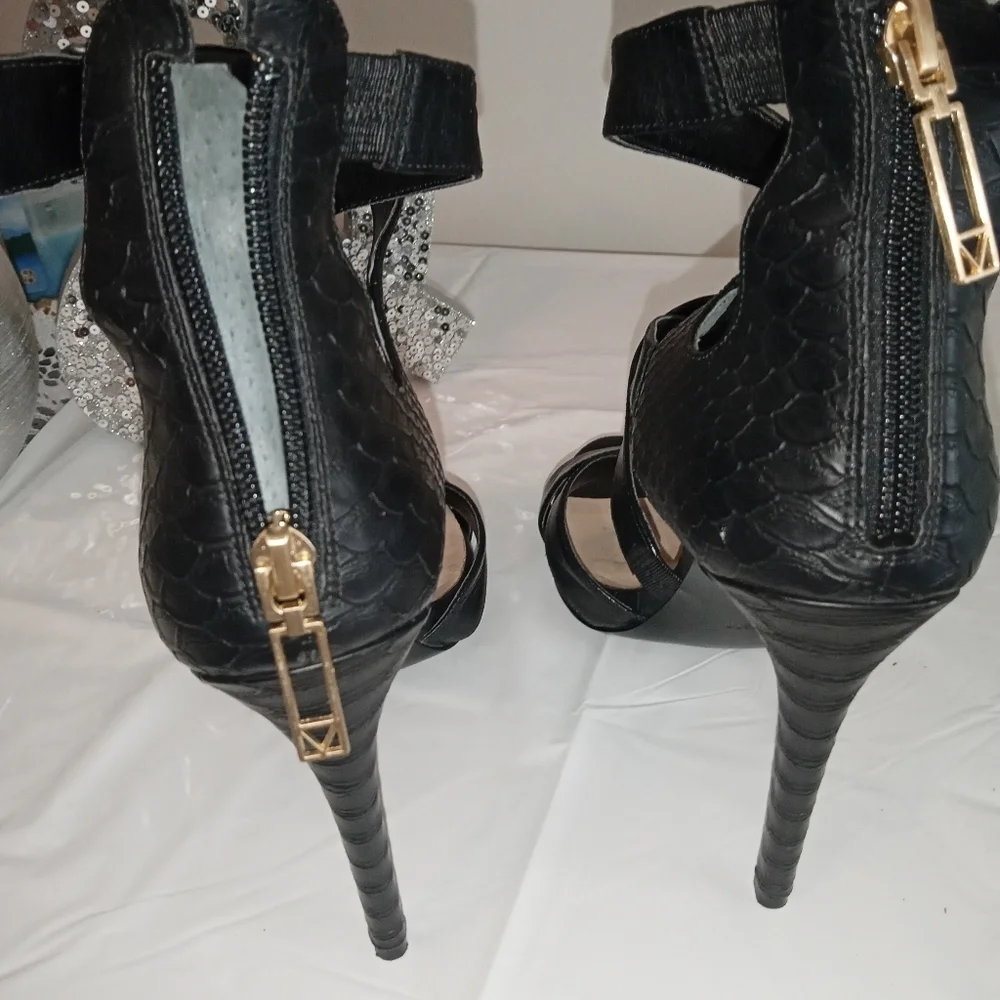 Size 8 1/2 Guess black python heels